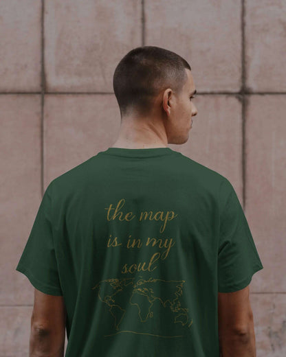 wander_w_map_in_soul_front_model_bottle_green_back_focus_23f15611-8355-402f-b13e-3f86146d6646
